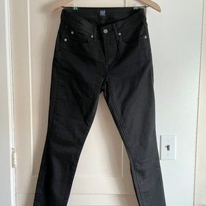 NWOT Black Mid Rise Curvy True Skinny GAP Jeans
